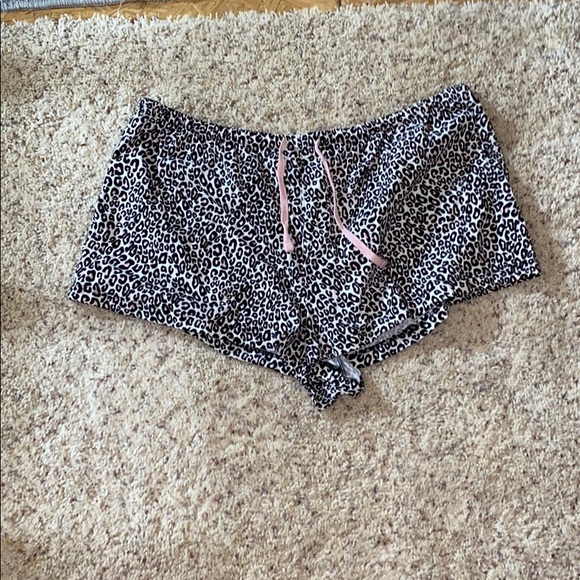 This is a pair of pajama shorts that are real cute - Picture 1 of 2